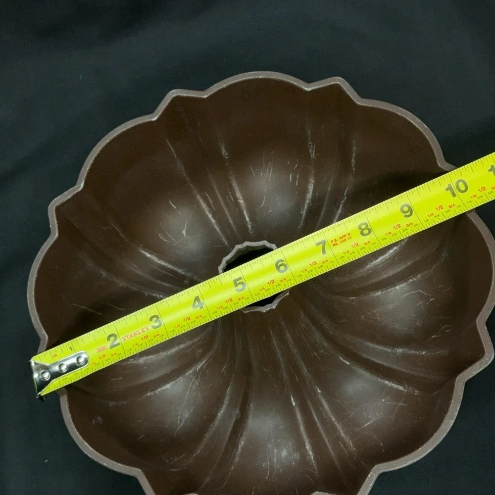 Vintage Northland Aluminum Bundt Cake Pan 10in Brown Nonstick Baking Ring USA